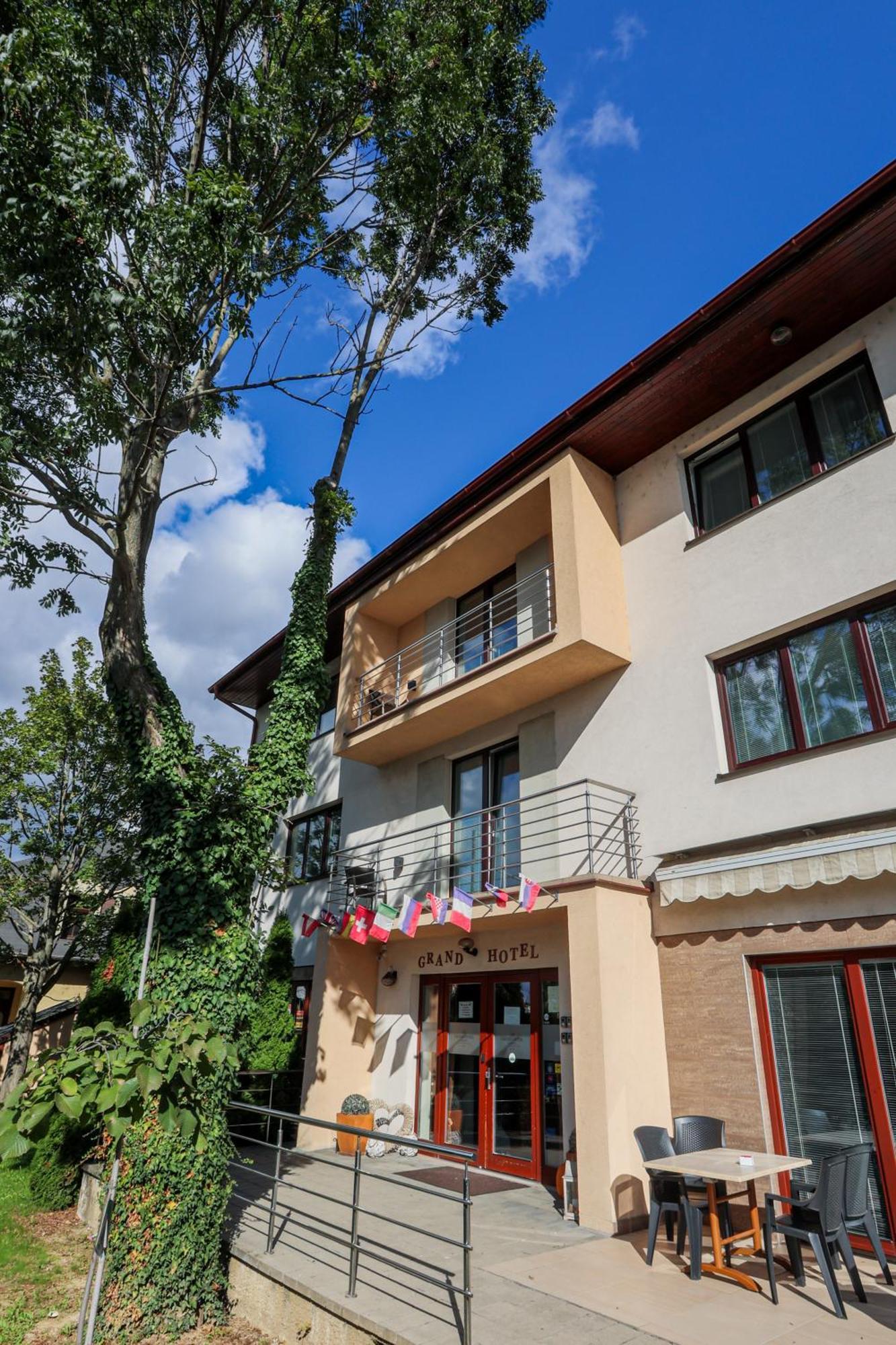Grand Hotel Senica, Garni Exterior photo