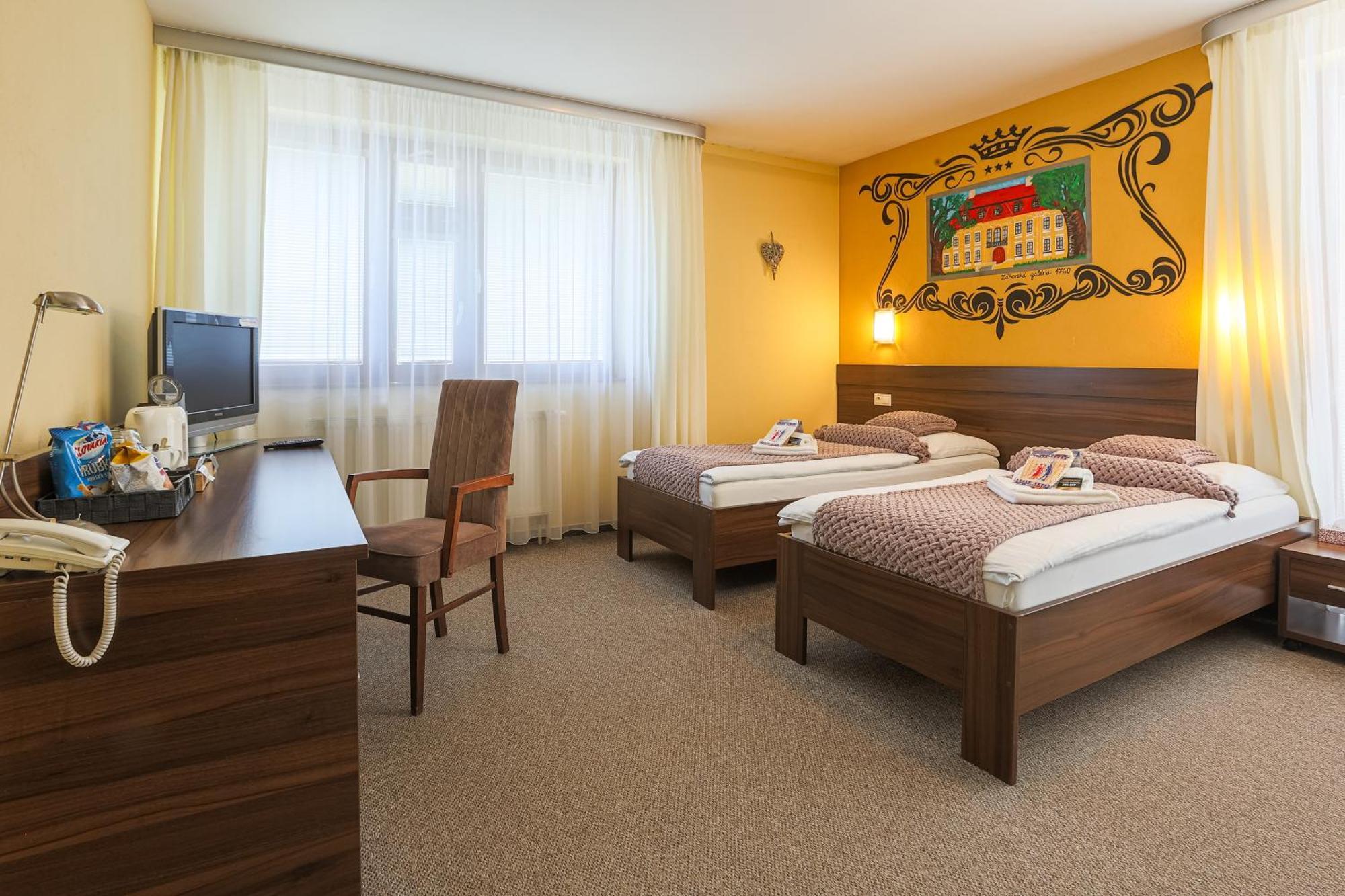 Grand Hotel Senica, Garni Exterior photo